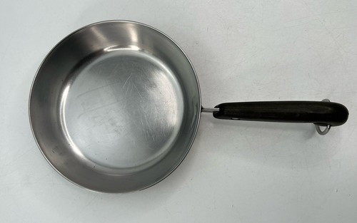 Revere Ware 1801 Copper Bottom 9" & 6" Skillets/Pans no lids - Picture 6 of 11
