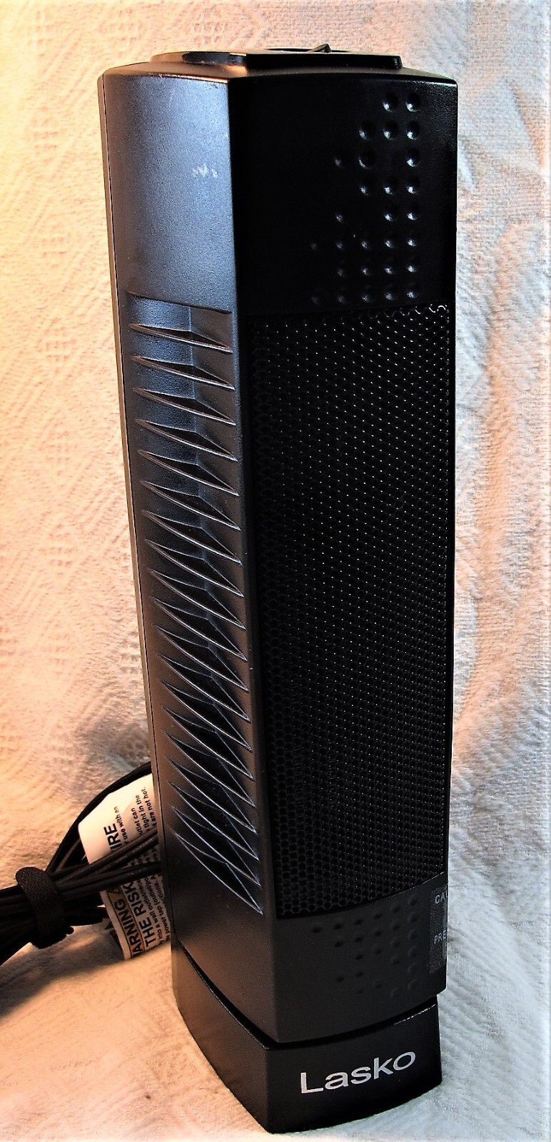 Lasko Oscillating Ceramic Slim Tower Desktop Space Heater with Thermostat |  eBay