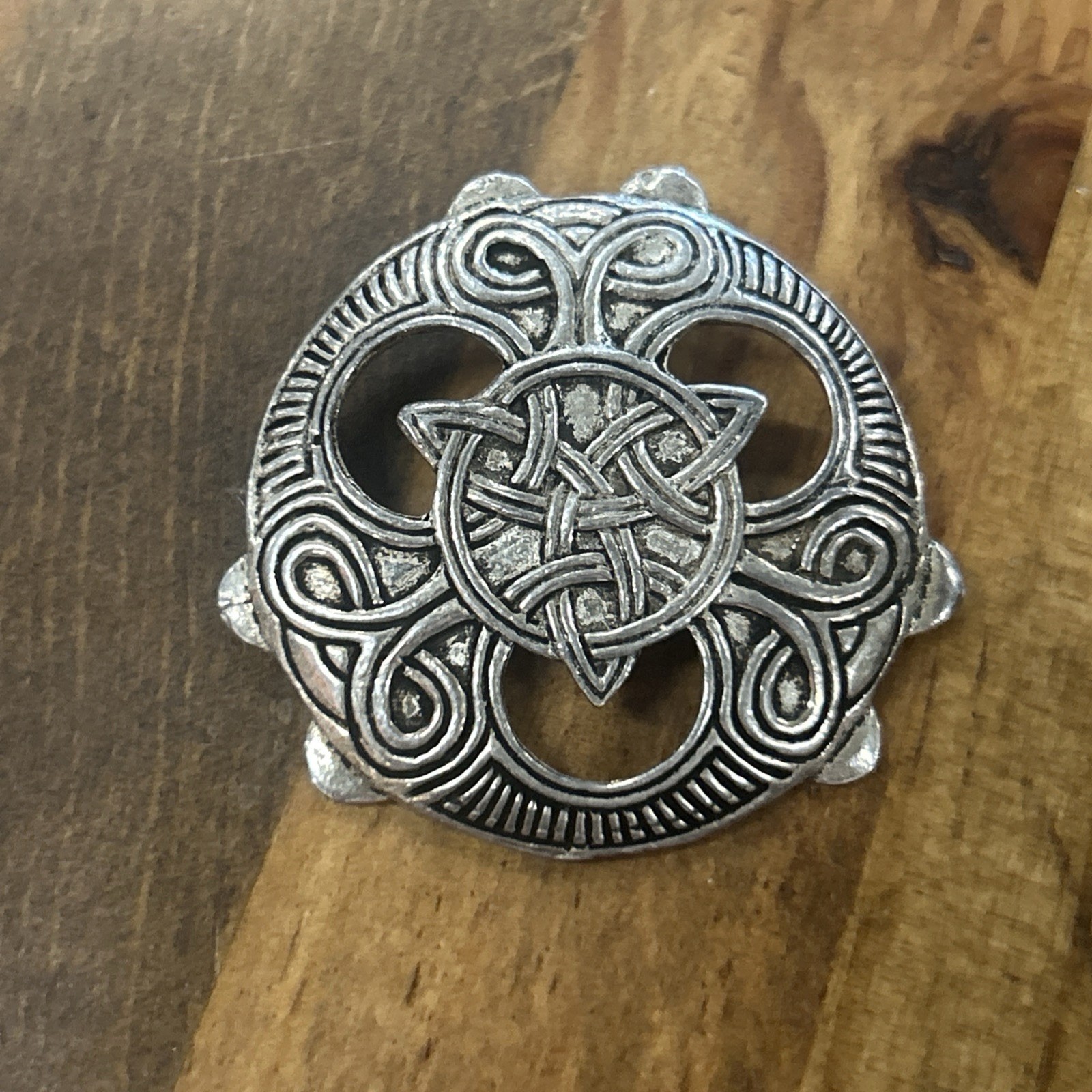 Sterling Silver Celtic Trinity Knot Shield Pendan… - image 1
