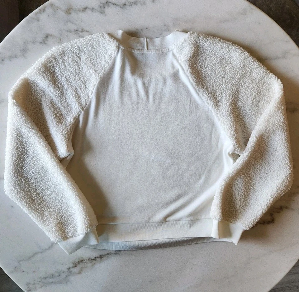 Suéter de peluche Alice + Olivia marfil talla pequeña Foto 3 de 4