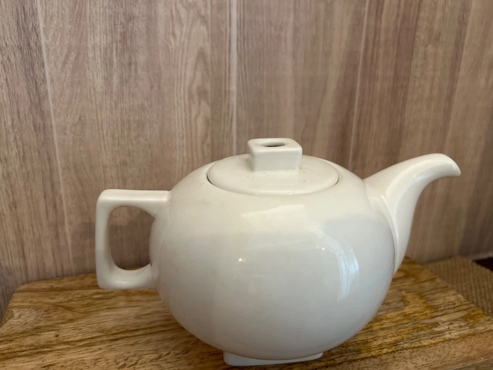 New Tea Forte Solstice White Porcelain Seeping Teapot 12 oz capacity - Image 3 of 4