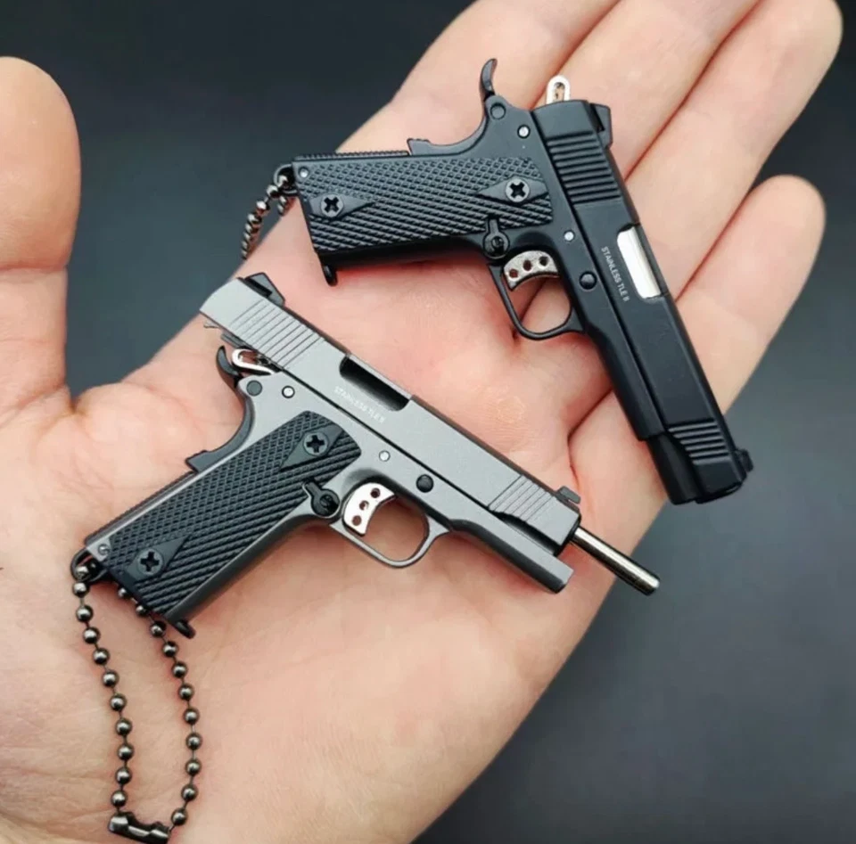 Mini Gun Keyrings x2 ✅ 2x Kimber 1911 key chains ✅ 1 Silver and 1 Black Model - Image 2 of 4