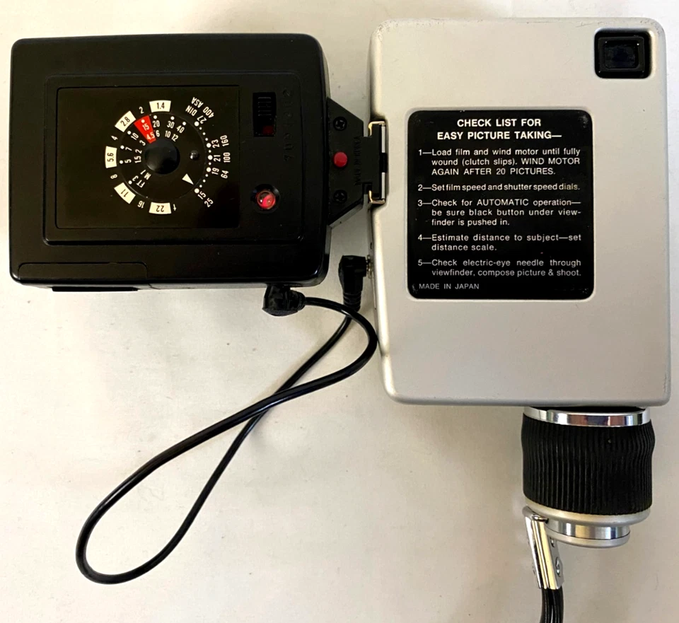 Bell & Howell Dial 35 35mm Film Camera w/ Case, 2 Flashes, Manual & Film Tested - Image 4 of 4