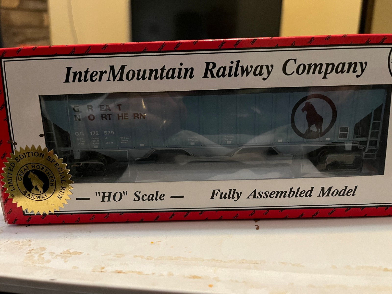 GREAT NORTHERN HO scale PS 2 4750 3 bay hopper "Mystery Car" by InterMountain 