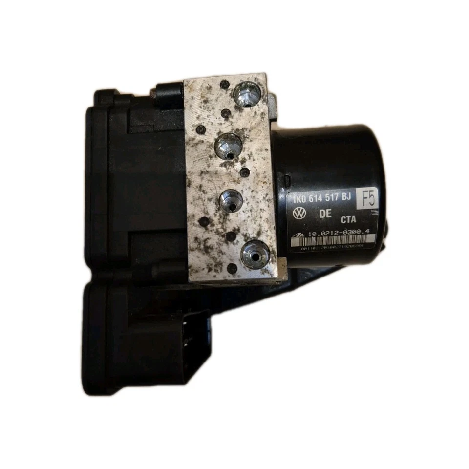 VW AUDI ABS PUMP & CONTROL MODULE 1K0907379AN / 1K0614517BJ - Image 2 of 4