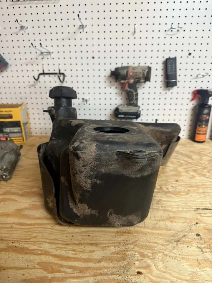 Kawasaki Prairie 700 2004 tanque de combustible de gasolina con tapa Foto 4 de 4