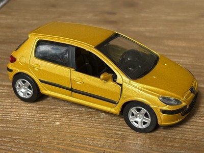 New Ray Peugeot 307 2002 Metallic Yellow 1:32 Diecast Opening