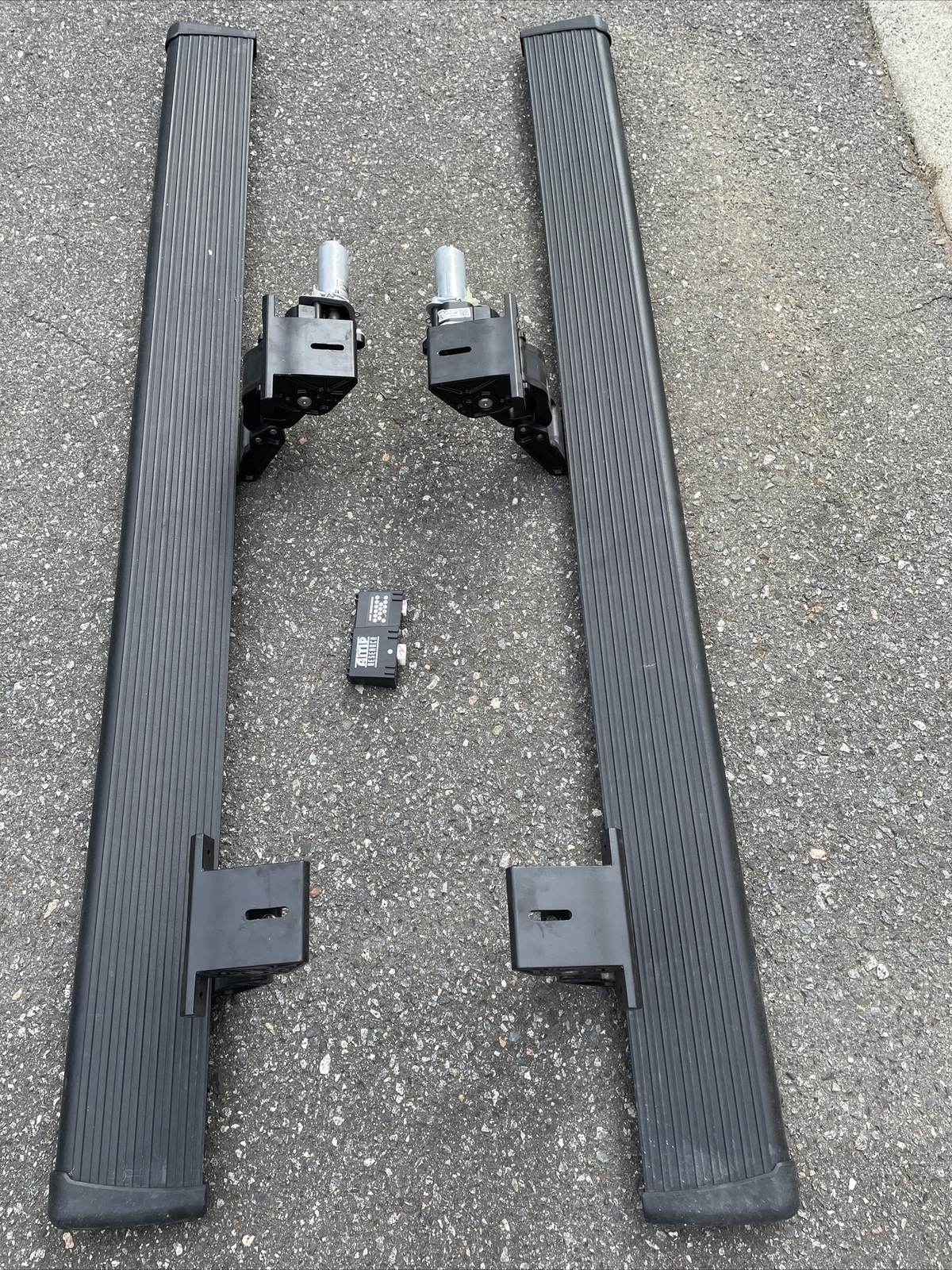 20182021 Jeep Wrangler Running Boards /PowerSteps OEM Amp Research