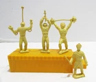 MARX 1950's SUPER CIRCUS PLAYSET SIDESHOW PERFORMER FIGURE LOT OF 4 W/ STAGE