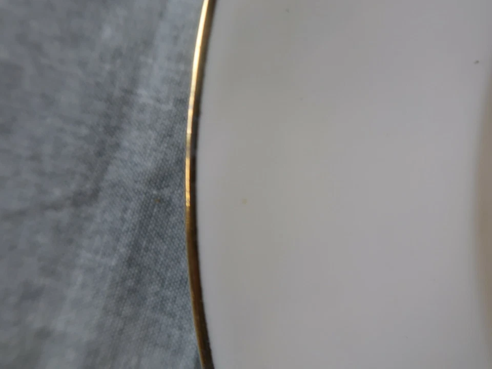 4 platos de pan y mantequilla CRS46 de Crown Staffordshire blanco, borde, borde dorado 6-1/2 Foto 3 de 4