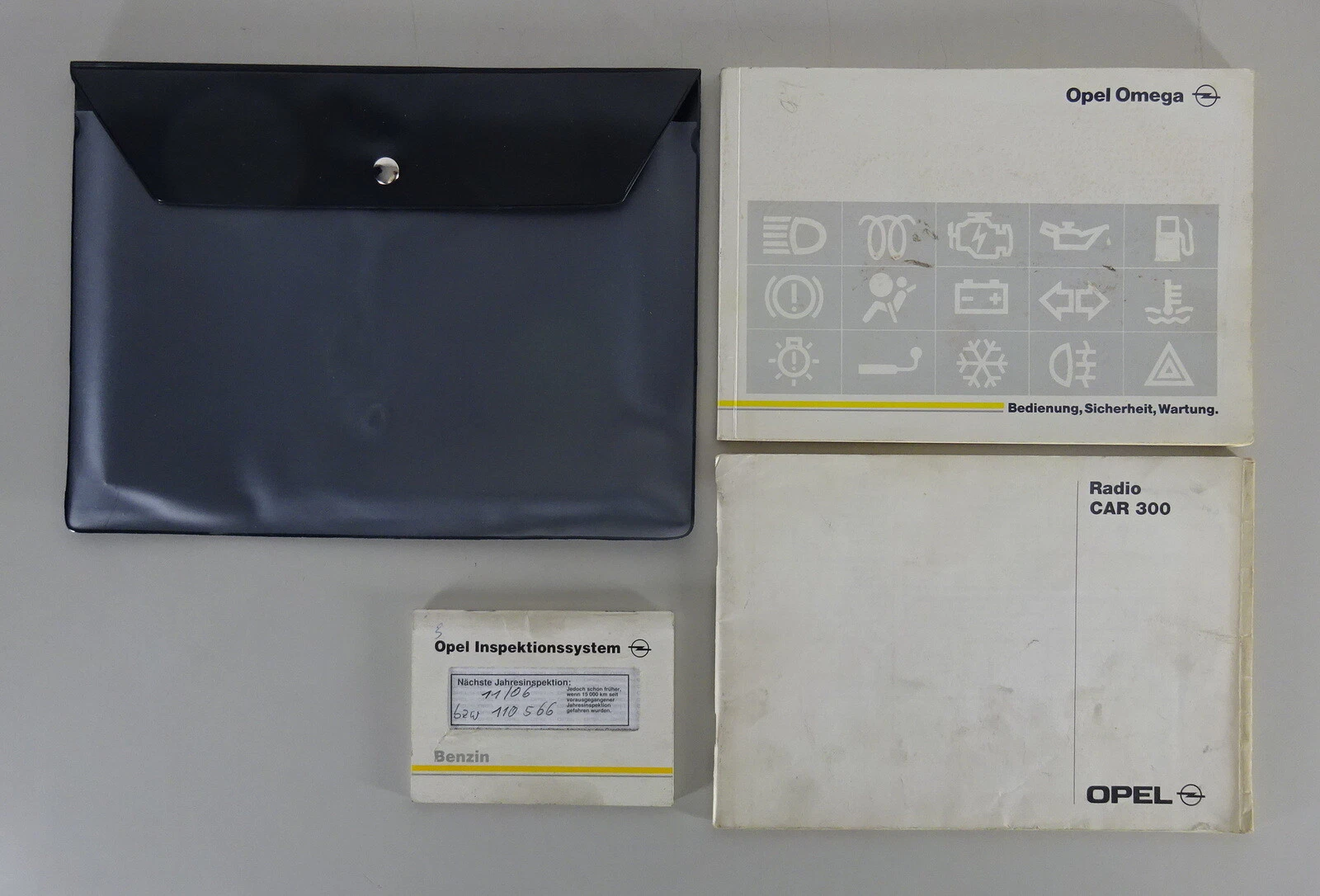 Document Wallet + Owner's Manual Opel Omega B1 Stand 01/1995