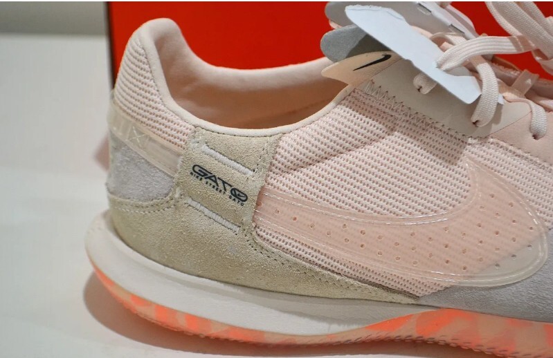 NIKE STREETGATO グアバアイス/ブラック 26cm Shop the Nike Streetgato IC Indoor/Futsal United - Guava Ice