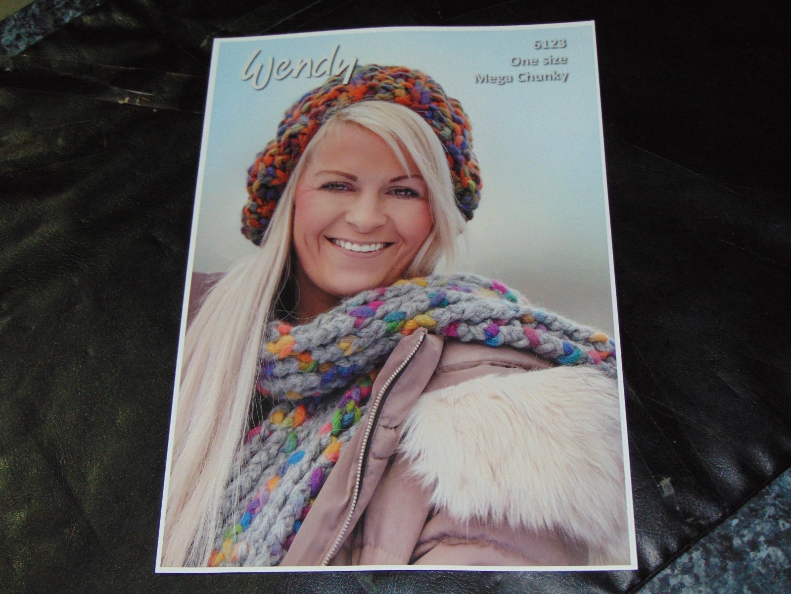 Wendy Mega Chunky Hat and Scarf Pattern 6123