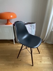 Vitra Eames DSW