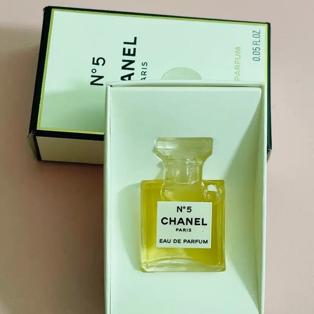Chanel No.5 Eau de Parfum 1.5ml - Brand New