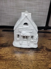California Creations SCHOOL HOUSE Ready to Paint Ceramic Craft SE161 Christmas