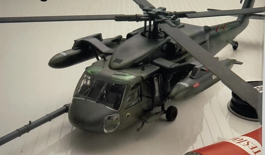 Testors 1:72 Sikorsky HH-60D Night Hawk Helicopter Model Kit 368 - Image 3 of 3