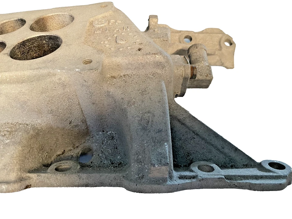 Colector de admisión de aluminio Buick Oldsmobile Rover 215 V8 4 barriles OEM 5818307 Foto 4 de 4