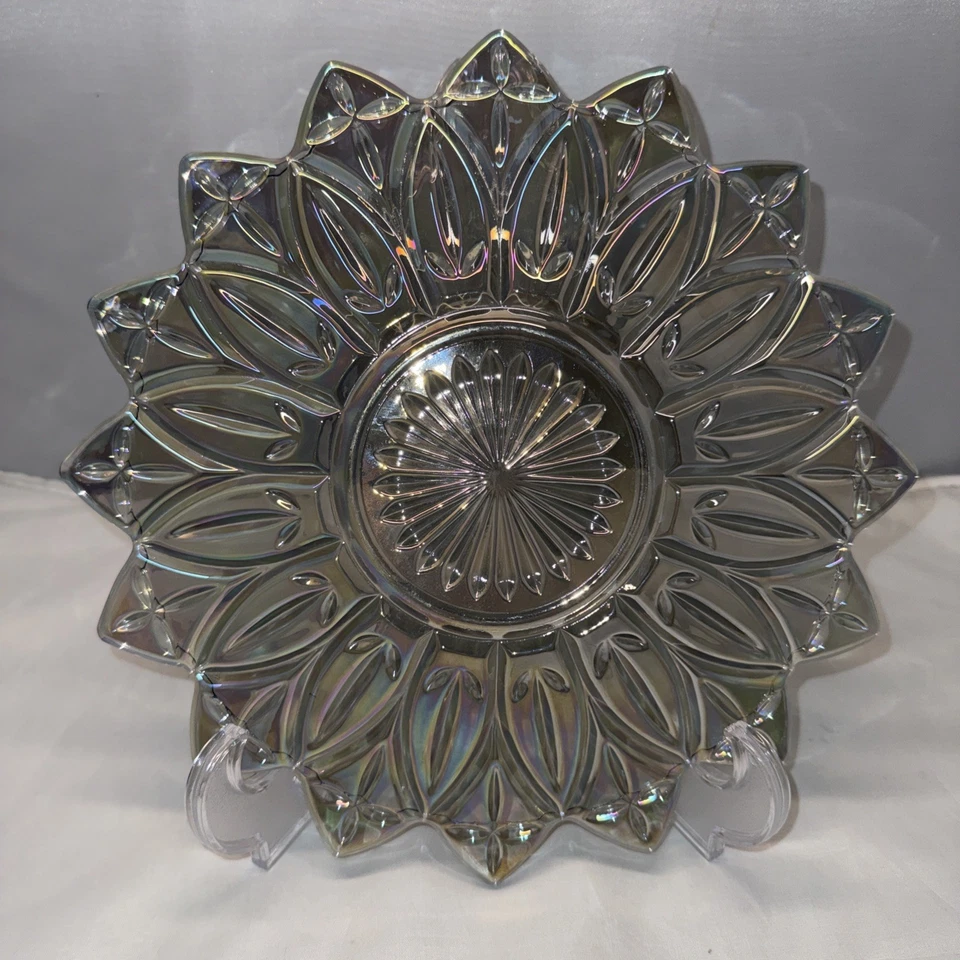 Plato de vidrio Federal gris ahumado diseño pétalo iridiscente 11,5" Foto 2 de 3