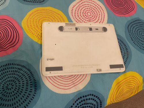 Apple MacBook (13-inch, Late 2009) 8GB RAM, NVIDIA GeForce 9400M , SSD HD 250GB - Picture 7 of 16