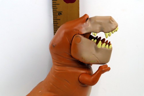 Disney El Buen Dinosaurio Galopante Butch 9" Tyrannosaurus T-Rex Figura Juguete Tomy - Imagen 2 de 11