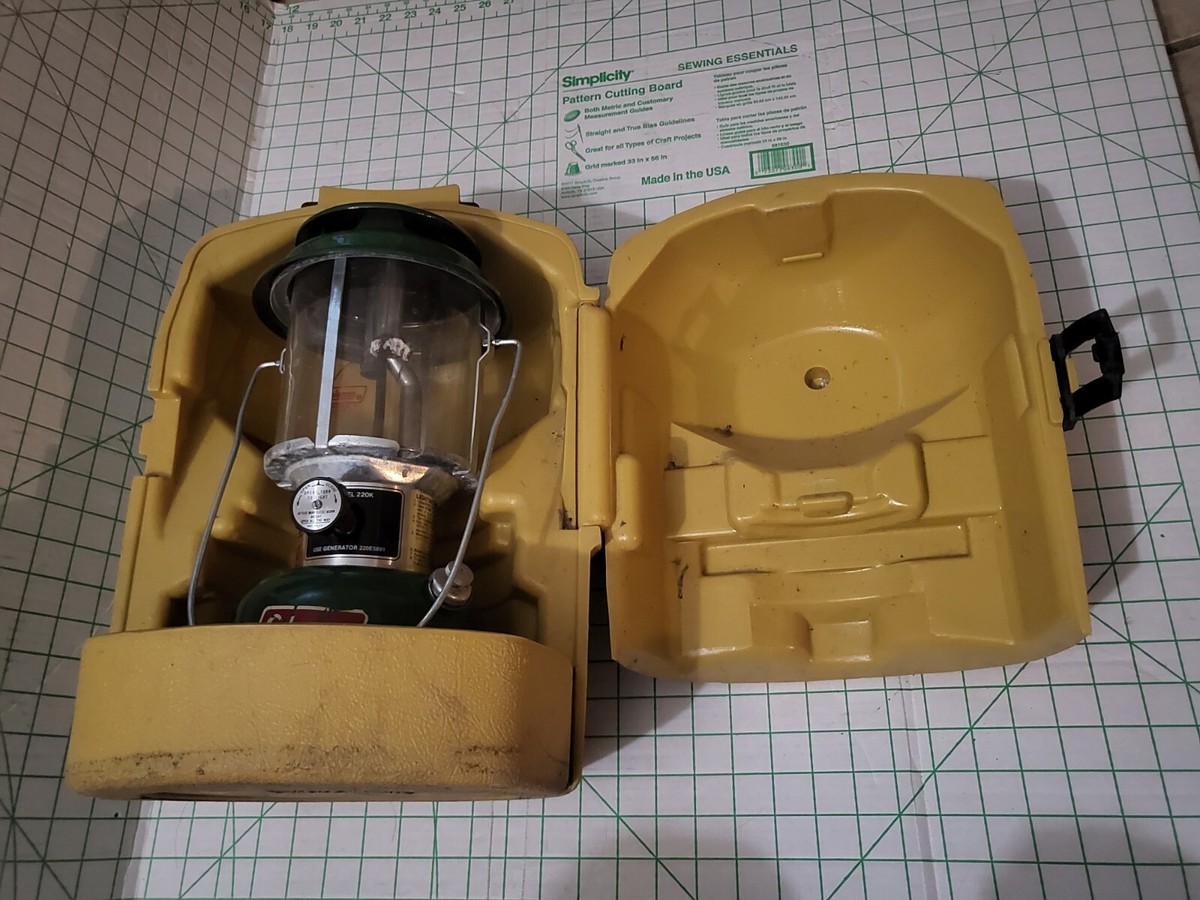 希少品　Coleman 81 Vintage 1981 Coleman 275 Dual Gas Brown Lantern Picket Fence