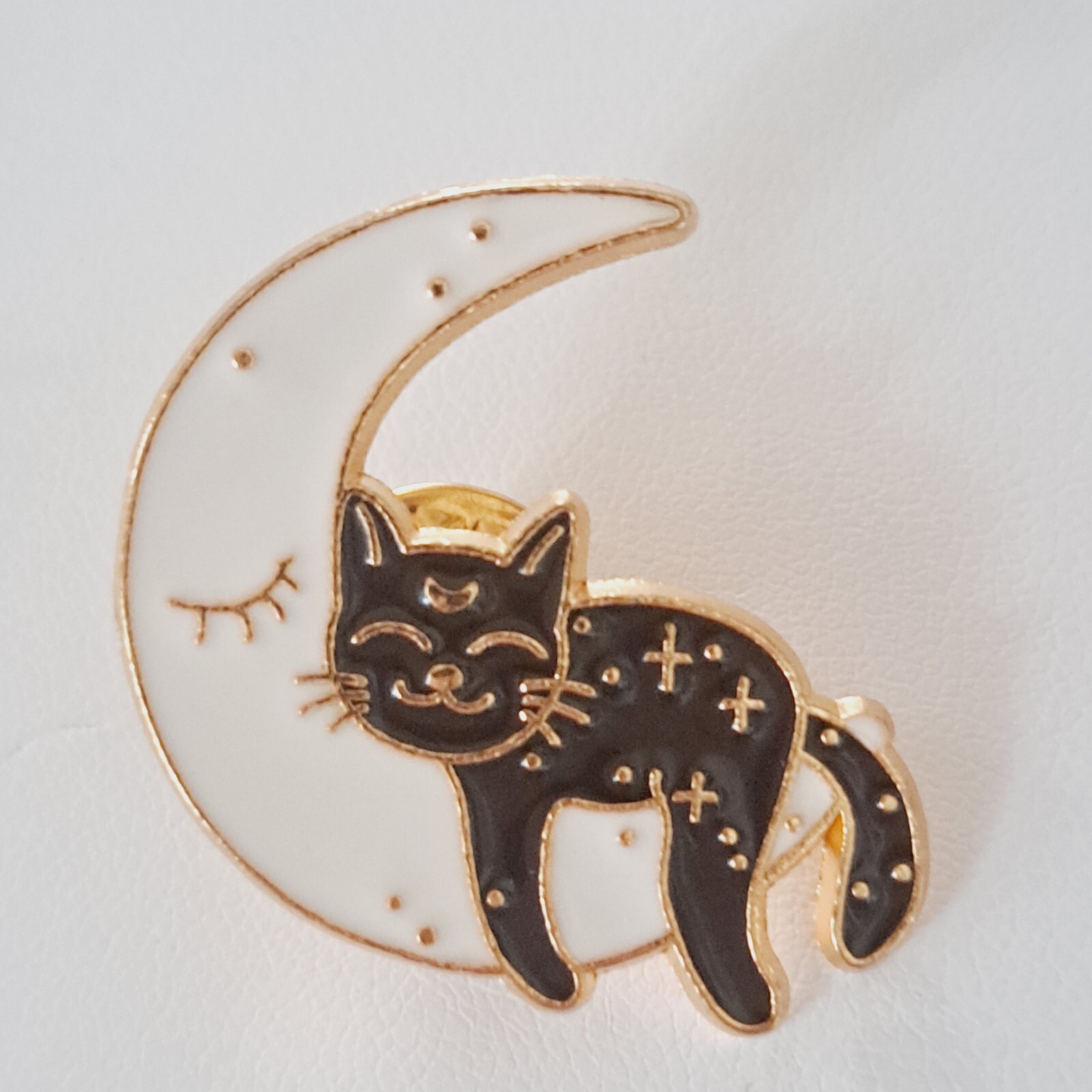 Cat Sleeping On Crescent Moon Black & Gold Tone Enamel Lapel/Hat Pin Back