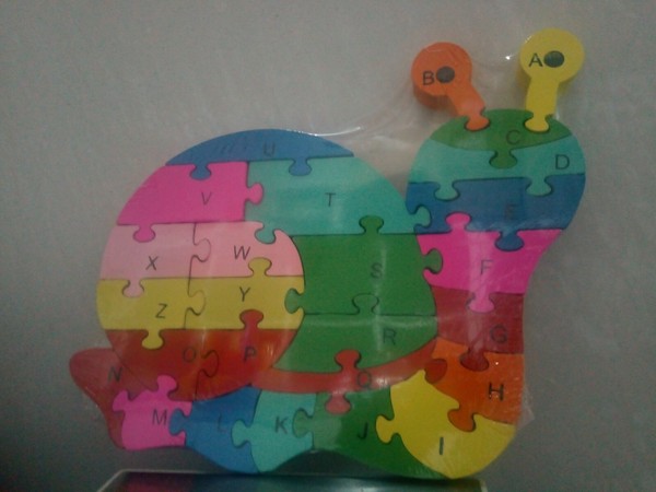 Puzzle de madera letra colores numeros con forma de caracol niños 26x20 cm