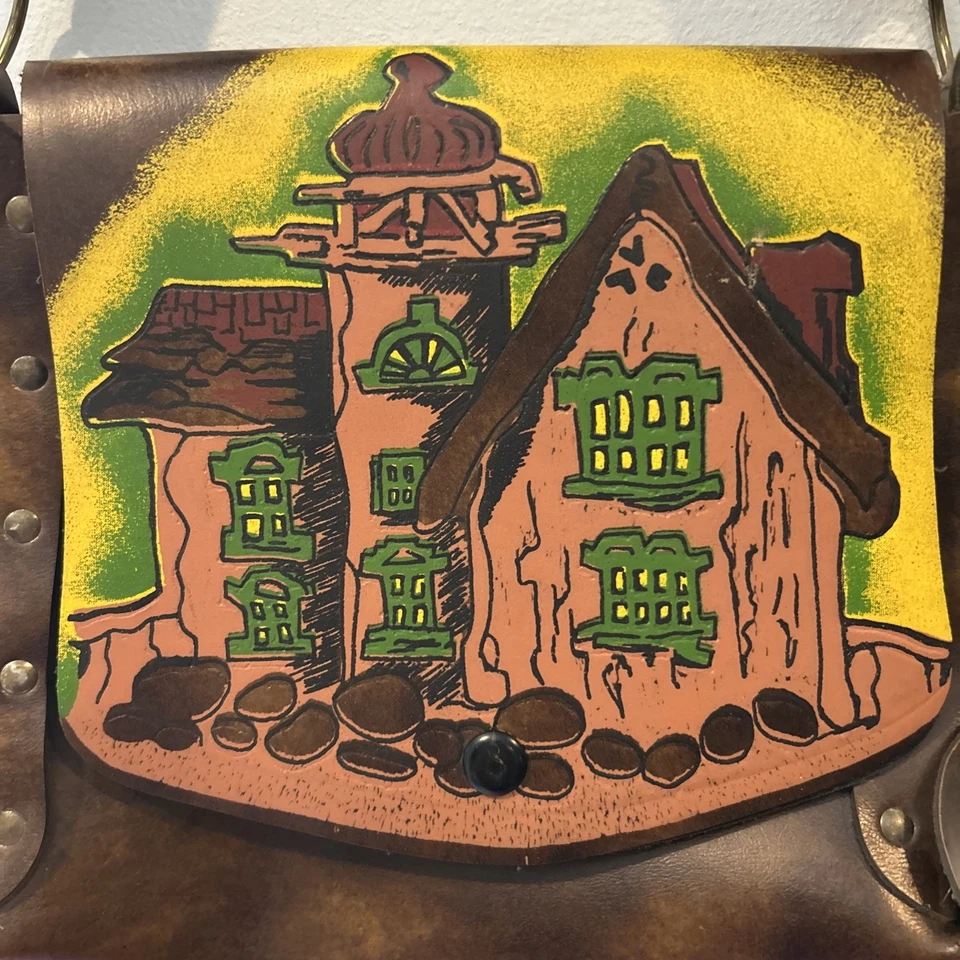 Cartera vintage con escena de cabaña Foto 2 de 4