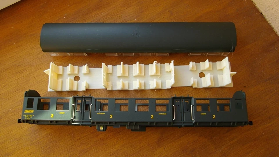 Aménagement intérieur voiture Modernisée ROMILLY SNCF 2ème classe JOUEF - Photo 2/4