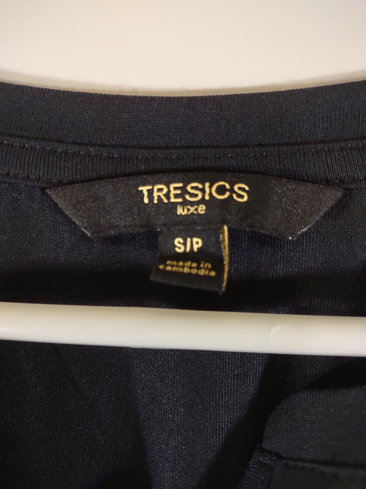 Tresics luxe Basic Black Pullover v-Neck Top, Siz… - image 3