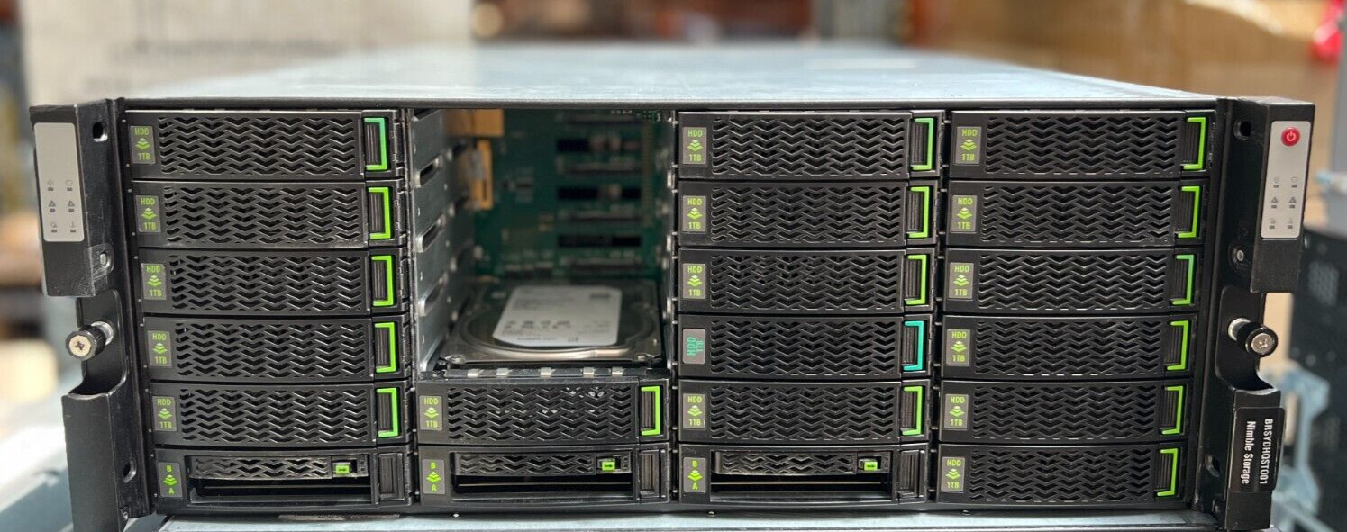 Nimble Storage C1K 2xBlades Xeon E5-2603 v3 @1.6GHz 32GB 17x1TB HDD 3xSSD Caddy