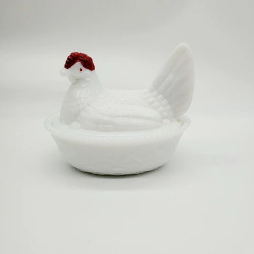 Vintage Westmoreland Split Tail Hen on Nest