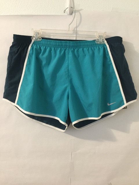 women nike shorts set