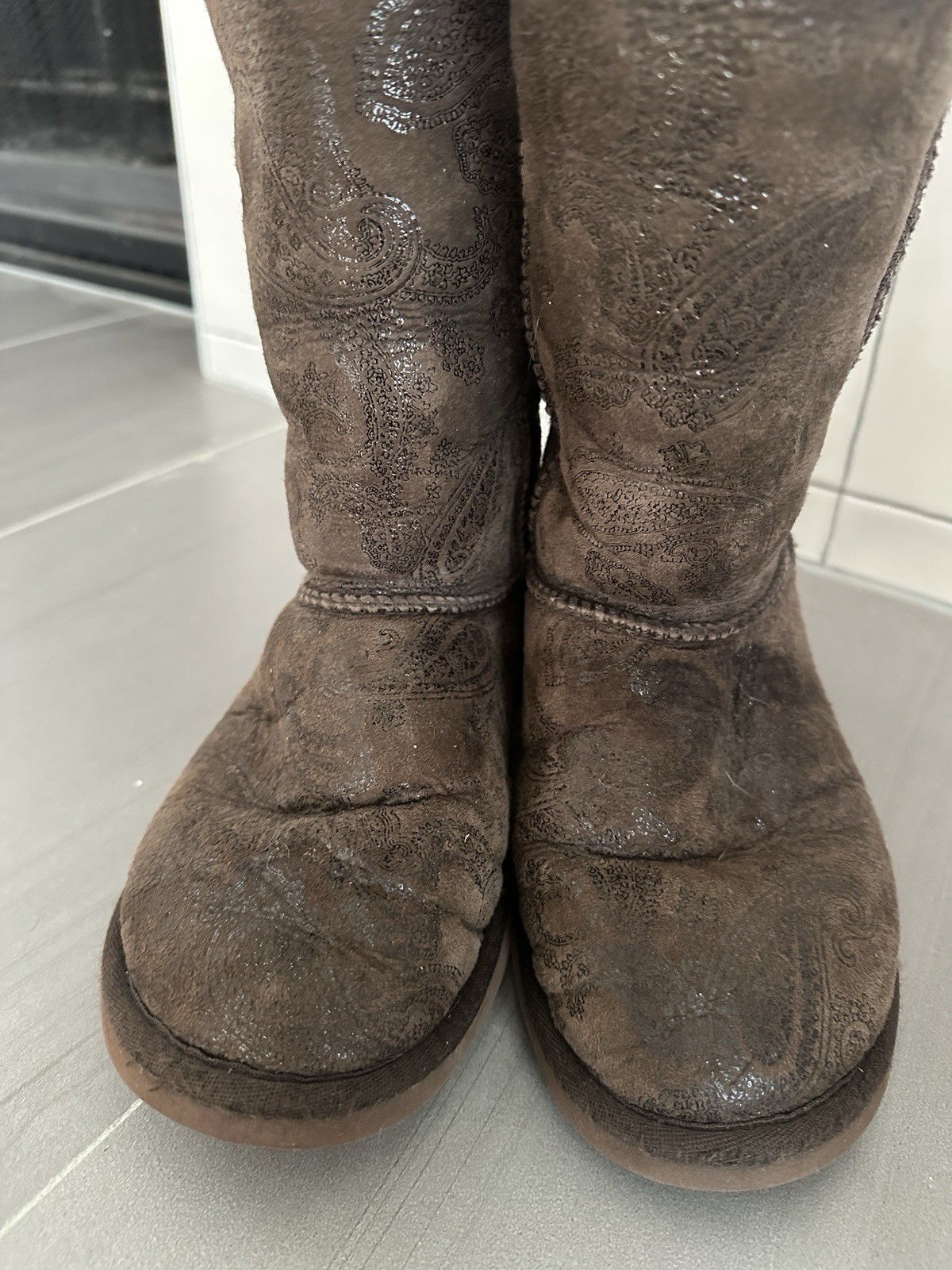 UGG (Authentic) Classic BAROQUE Embossed Paisley … - image 11