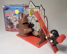 Vintage 1970's HASTY DRACULA wind-up vampire toy action figure bank VERY COOL!