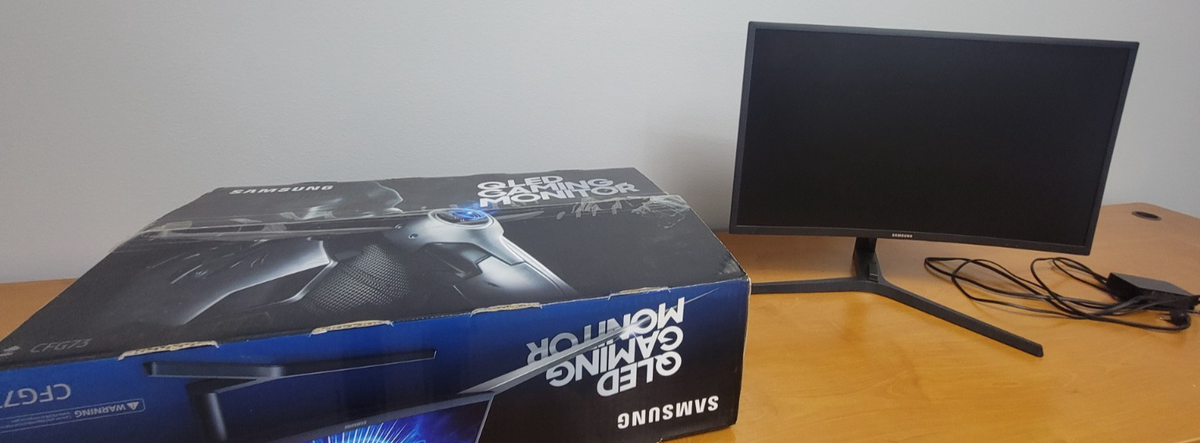 Samsung CFG73 27” QLED Curved Gaming Monitor 144Hz | Gamer