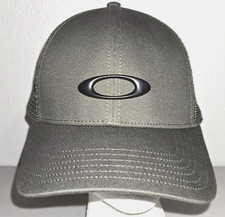 Nice Oakley Insignia Embroidered Pro Am Trucker Golfer Ball Cap Hat Snap Back