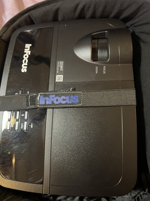InFocus IN112 Portable DLP Projector 3D ready SVGA 2700 Lumens ONLY 1092 Hours