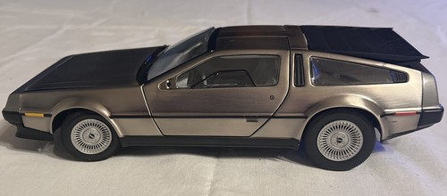 Sun Star 1/18 1981 DeLorean LK (DMC-12) Diecast Model NO BOX MISSING LH MIRROR 