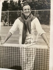 male hollywood star David Niven pre printed signed photograph