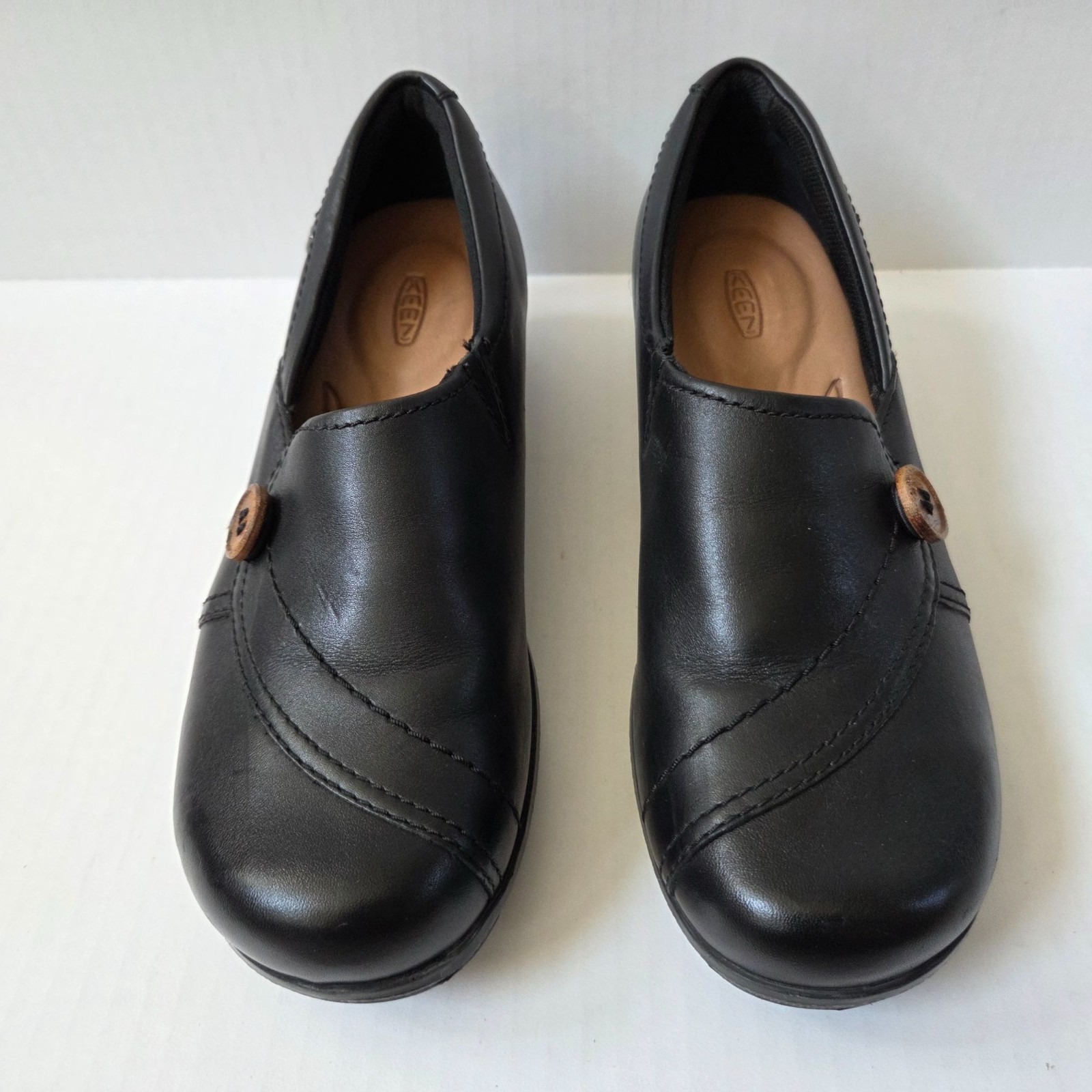 Scarpe Keen donna 8 zoccoli casual in pelle nera con bottoni Mora