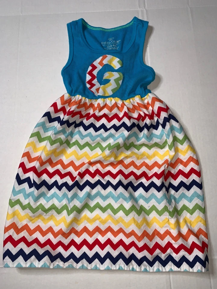 Usado - Vestido Gloria Desteñido Niñas (Talla S/6) Foto 4 de 4