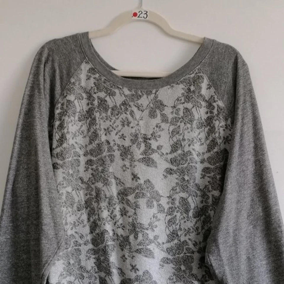 Sudadera gris St John's Bay talla 2X mancha Foto 3 de 4