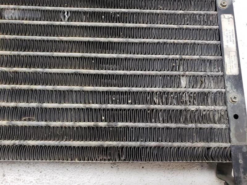 Nissan Pickup 1993 1994 1995 condensador de aire acondicionado OEM 9211059G00 Foto 2 de 4