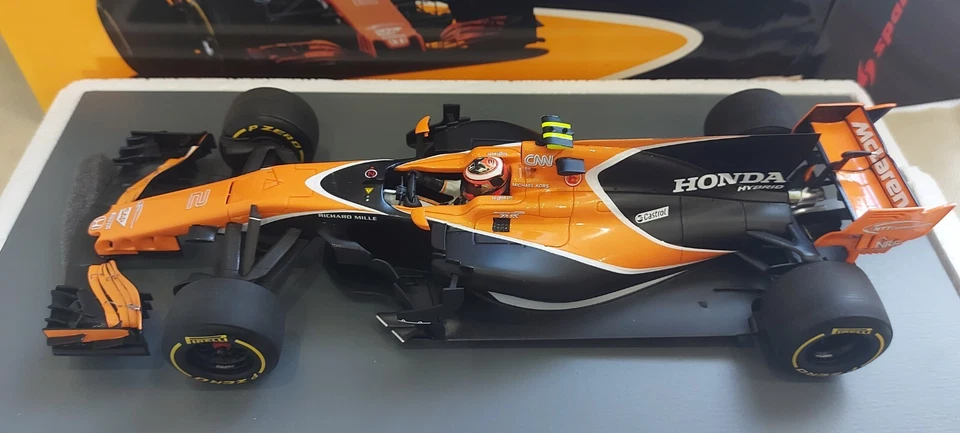 F1 Mclaren Honda MCL32 2017 Stoffel Vandoorne 1:18 Spark - Image 2 of 4