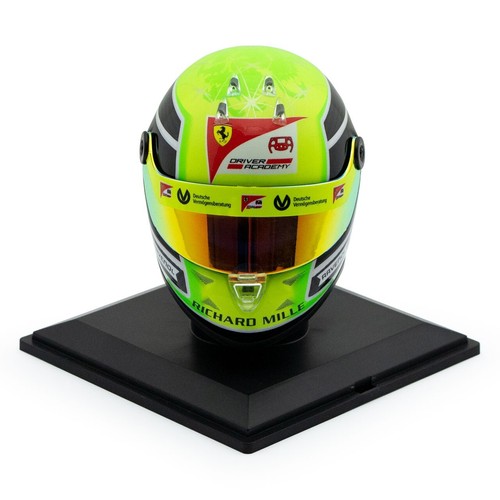NEW BIG 1:4 SCHUBERTH Casco Helmet MICK SCHUMACHER - 2020 F2 World Champion - Foto 1 di 9