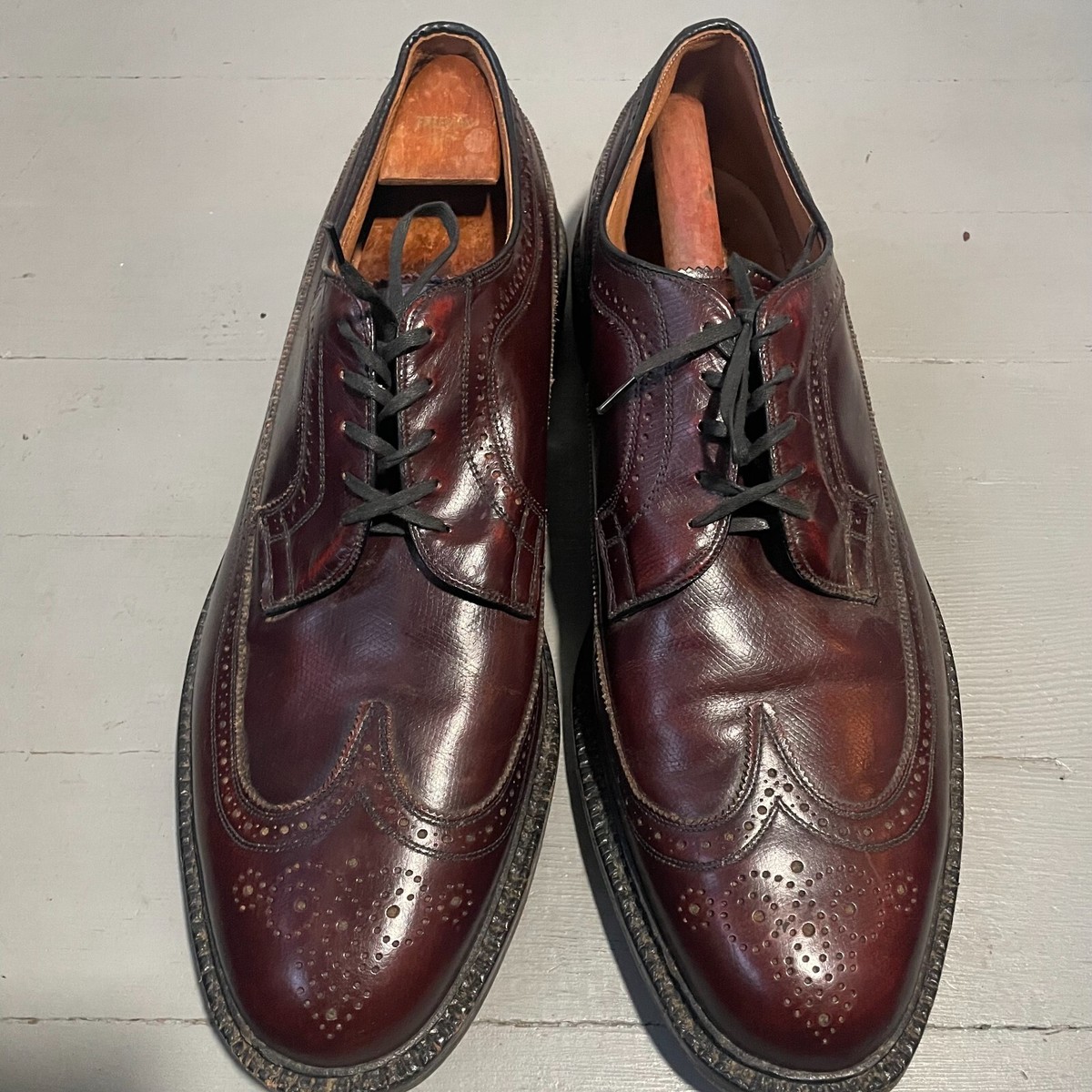 Vintage Johnston & Murphy Aristocrat punched wingtip lace oxfords 11 C narrow Vintage Johnston & Murphy Men main image 2