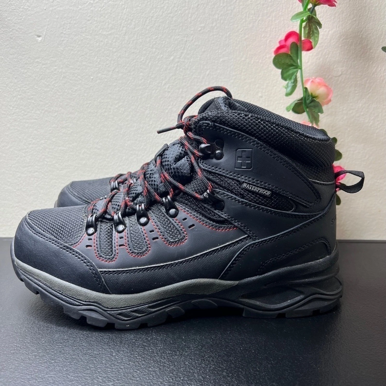 Swiss Tech Black Onyx Hiking Boots Lace Up Mens 8.5 Outdoor Walking Casual