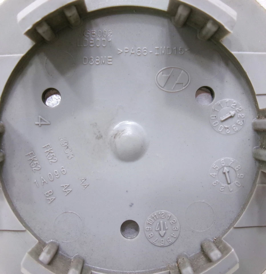 Land Rover Discovery Sport 2017 tapa central de rueda OEM Foto 3 de 4